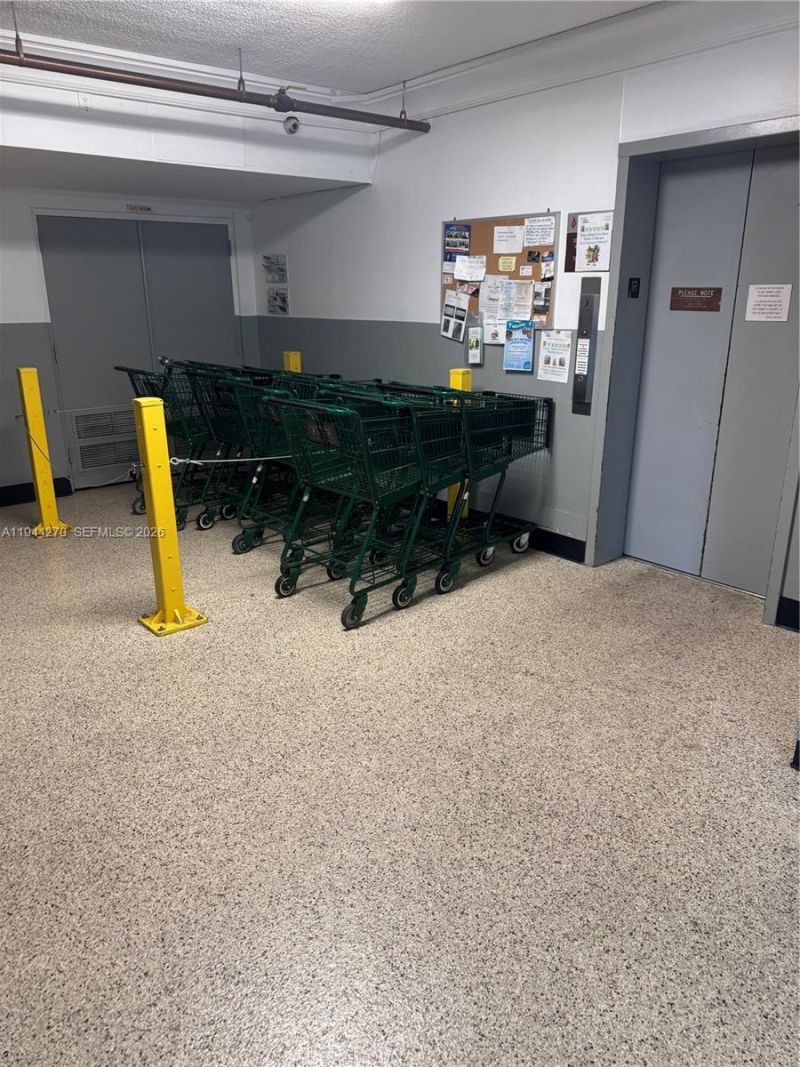 3800 Hillcrest Dr, Unit 1222, Hollywood, FL 33021 Photo