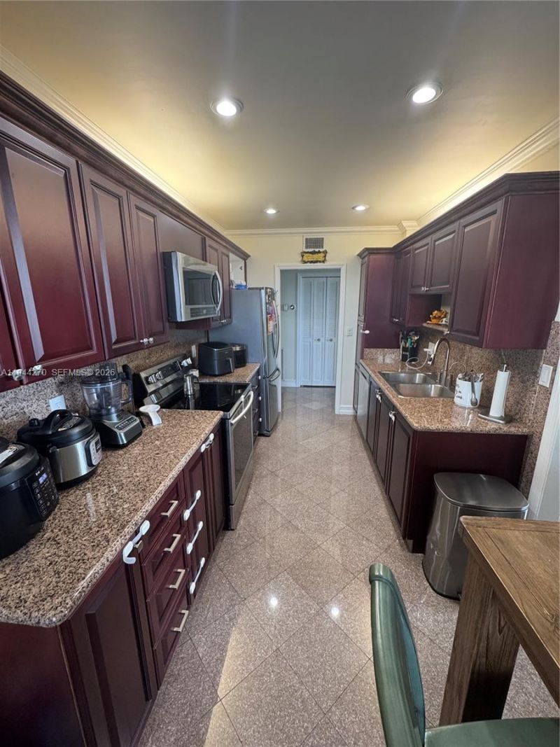 3800 Hillcrest Dr, Unit 1222, Hollywood, FL 33021 Photo