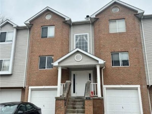 365 Village Pointe Drive, Unit A, Akron, OH 44313
