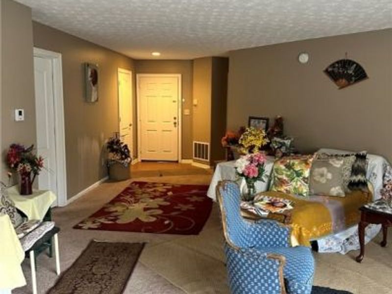 365 Village Pointe Drive, Unit A, Akron, OH 44313 Photo 3