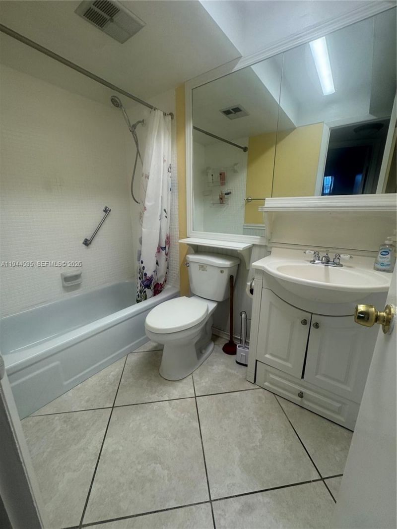 8590 Sunrise Lakes Blvd, Unit 109, Sunrise, FL 33322 Photo