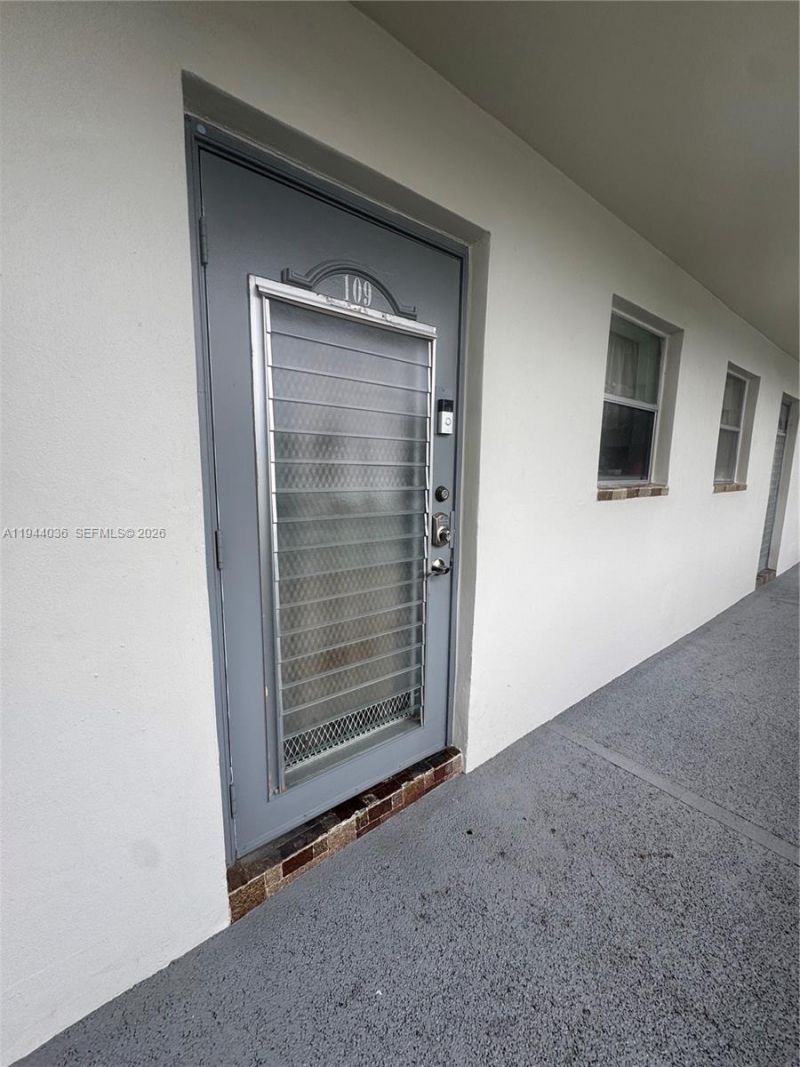 8590 Sunrise Lakes Blvd, Unit 109, Sunrise, FL 33322 Photo