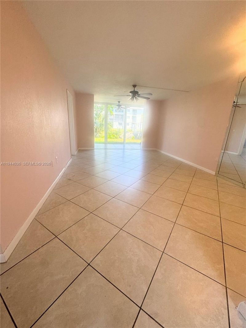 8590 Sunrise Lakes Blvd, Unit 109, Sunrise, FL 33322 Photo