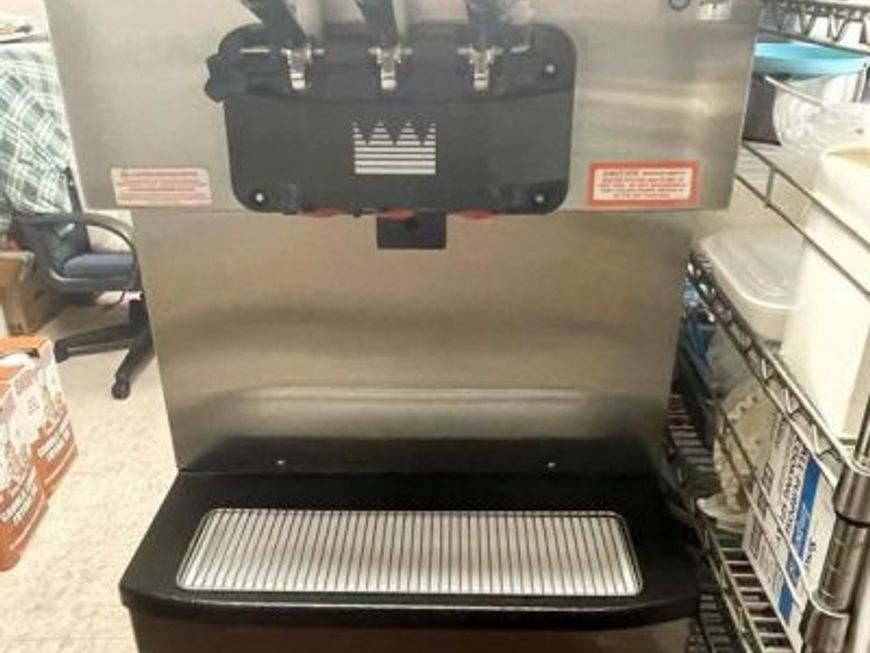 100 Delaware Avenue, Hurlock, MD 21643 Main Photo