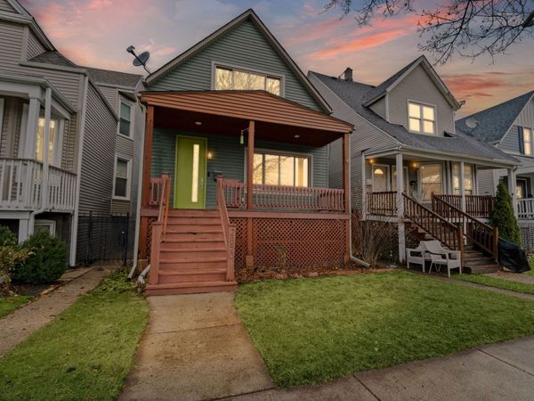 2850 W Henderson Street, Unit 2, Chicago, IL 60618