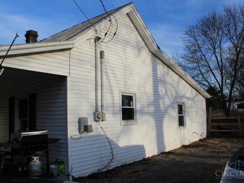 816 E Center Street, Blanchester, OH 45107 Photo 3