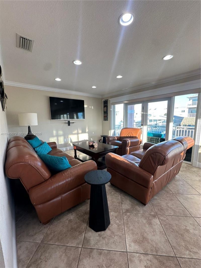 1516 Aqueduct Ln, Unit 1, Key Largo, FL 33037 Photo