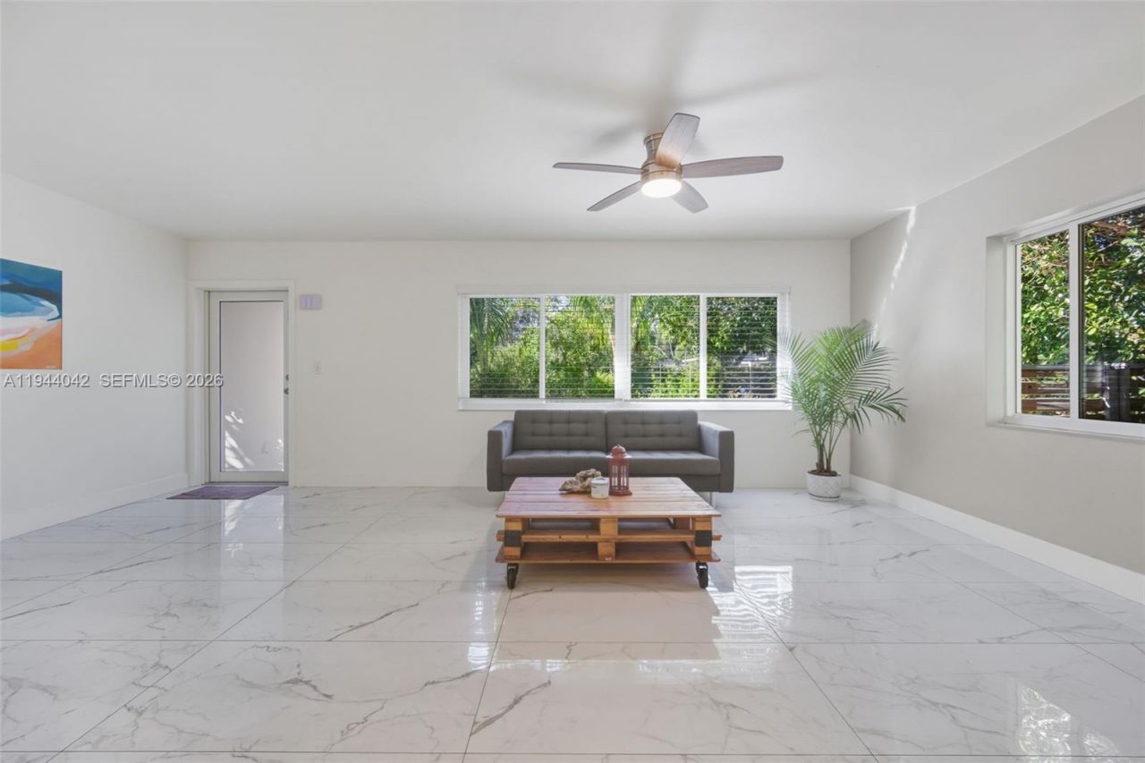 16101 NE 8th Ave, North Miami Beach, FL 33162 Photo