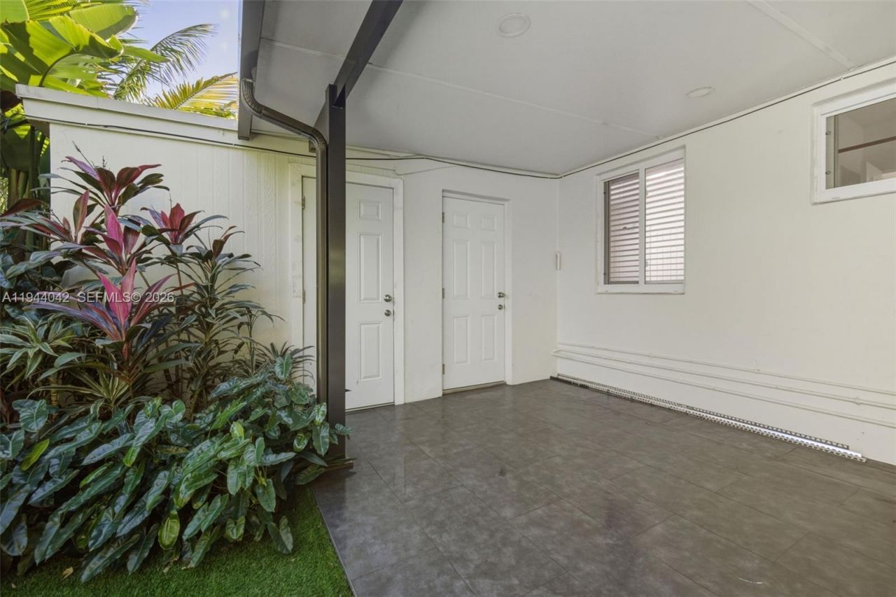 16101 NE 8th Ave, North Miami Beach, FL 33162 Photo