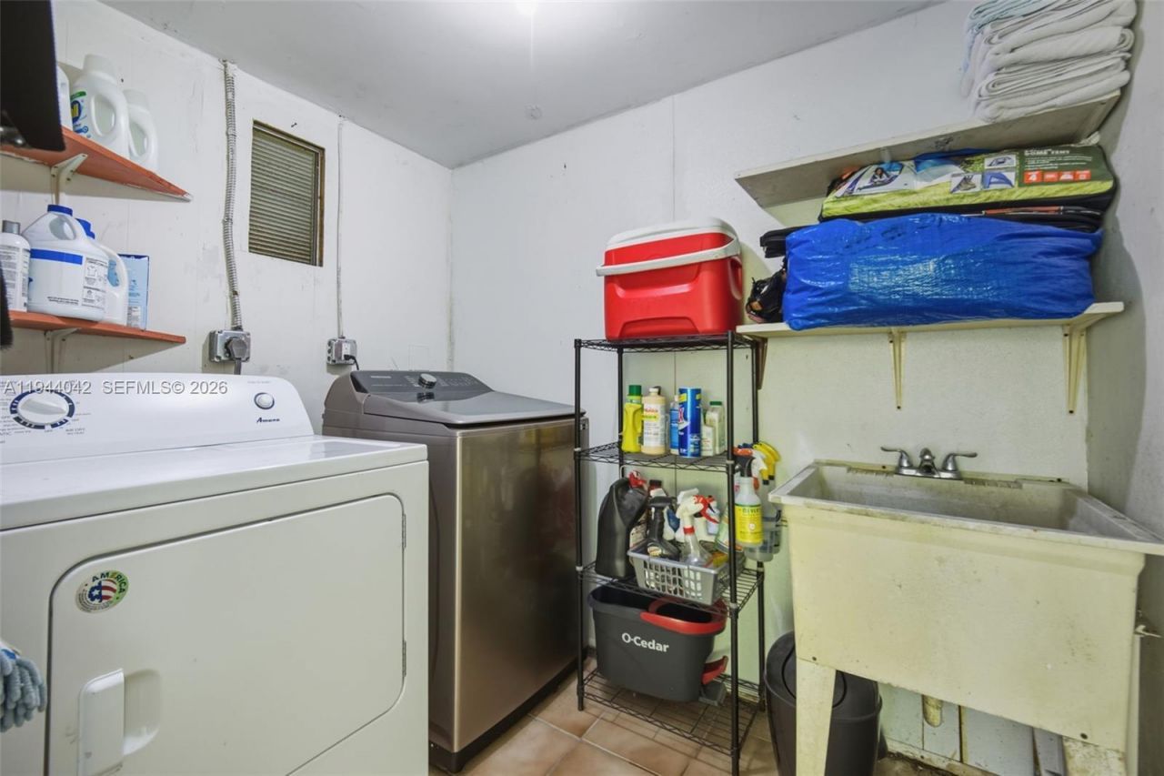 16101 NE 8th Ave, North Miami Beach, FL 33162 Photo