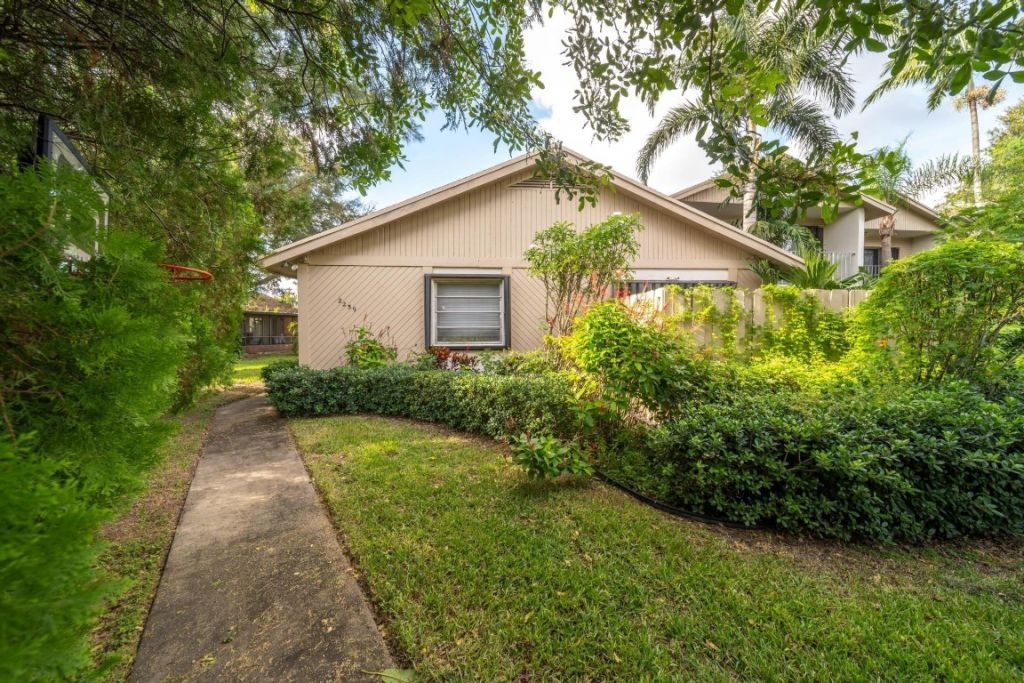 2259 Nova Village Drive, Davie, FL 33317 Photo