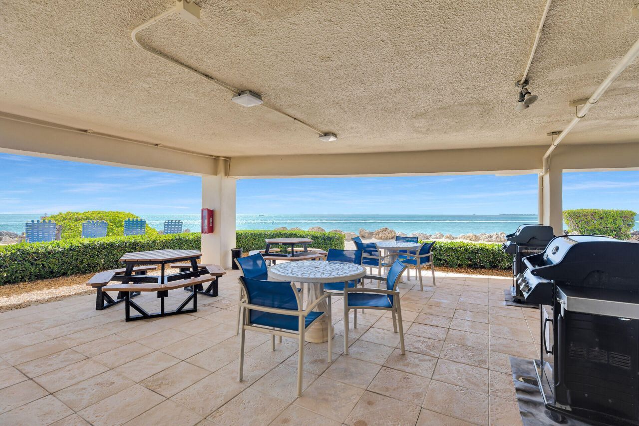 1133 W Ocean Drive, Unit 17, Key Colony, FL 33051 Photo