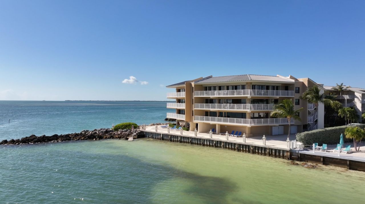 1133 W Ocean Drive, Unit 17, Key Colony, FL 33051 Photo