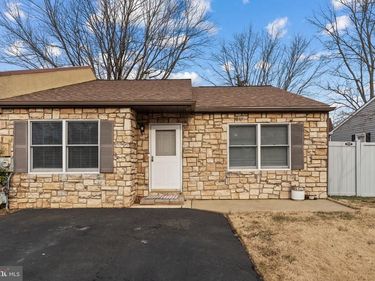 745 TENNYSON DRIVE, WARMINSTER, PA 18974