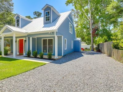 767 Parkersville Rd., Pawleys Island, SC 29585