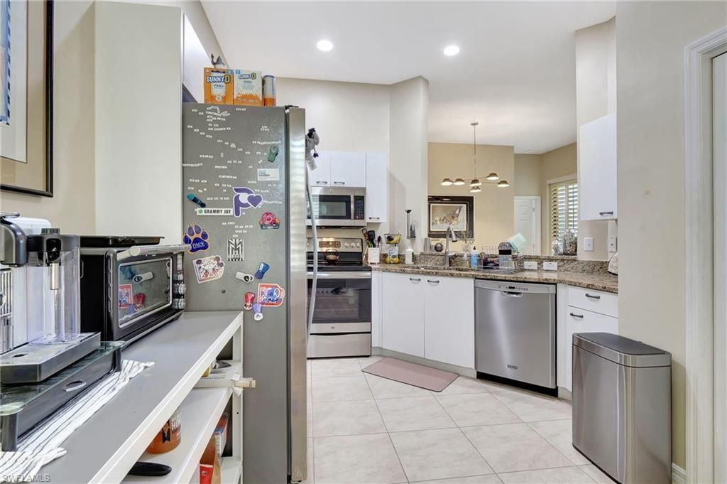 190 Vintage Cir, Unit 202, Naples, FL 34119 Photo