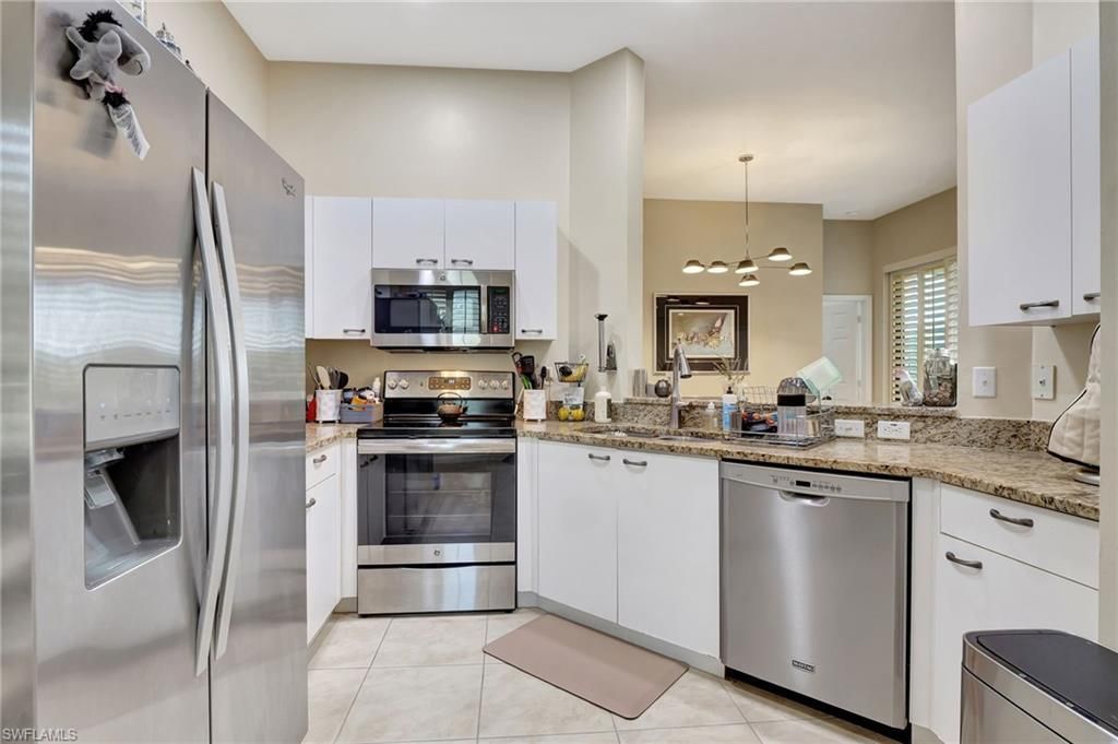 190 Vintage Cir, Unit 202, Naples, FL 34119 Photo