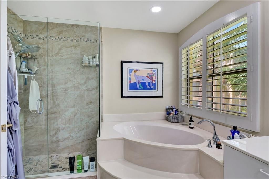 190 Vintage Cir, Unit 202, Naples, FL 34119 Photo