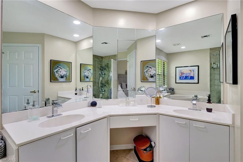 190 Vintage Cir, Unit 202, Naples, FL 34119 Photo