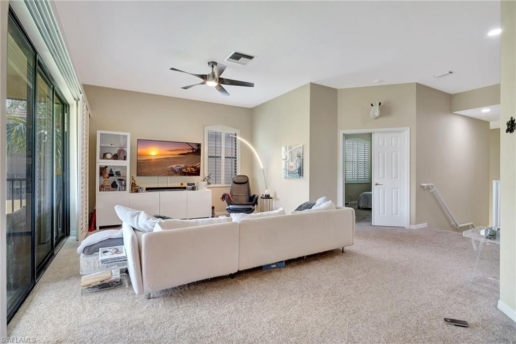 190 Vintage Cir, Unit 202, Naples, FL 34119 Photo