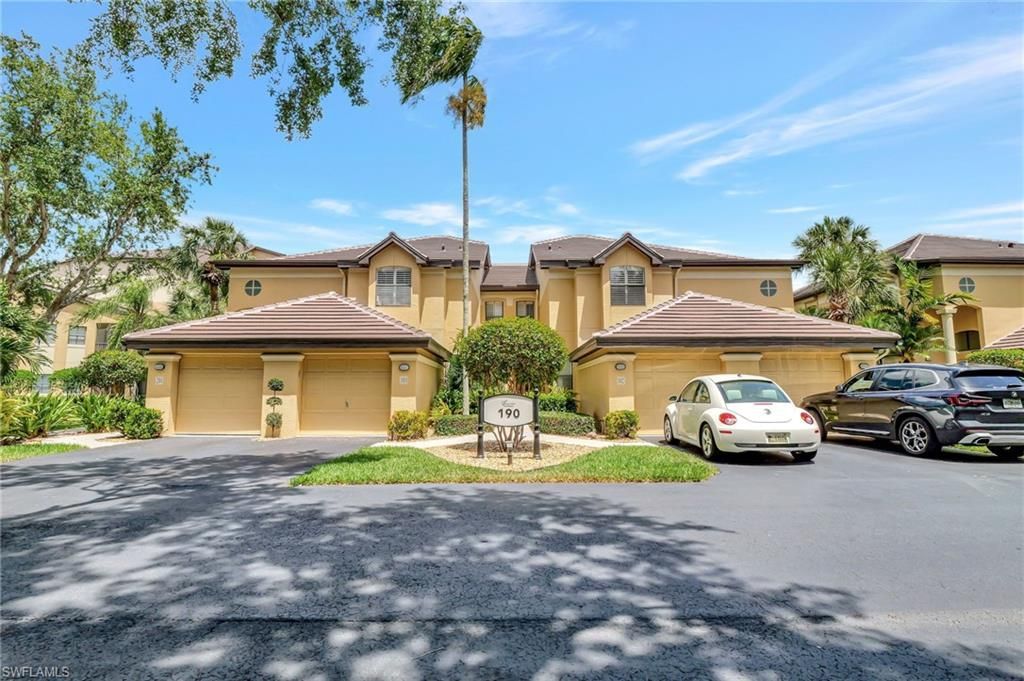 190 Vintage Cir, Unit 202, Naples, FL 34119 Photo