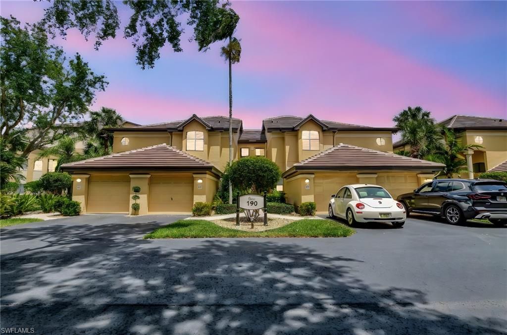 190 Vintage Cir, Unit 202, Naples, FL 34119 Photo