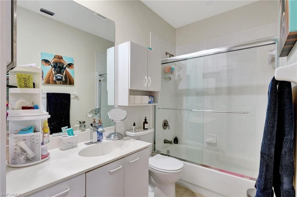 190 Vintage Cir, Unit 202, Naples, FL 34119 Photo
