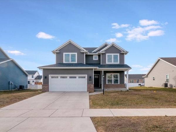 715 Rapp Drive, Mahomet, IL 61853