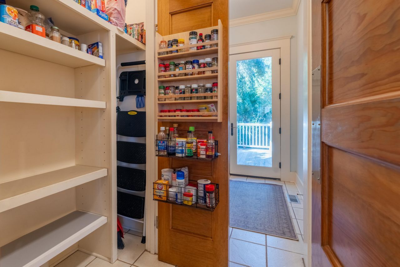 508 W Ashley Avenue Photo 18