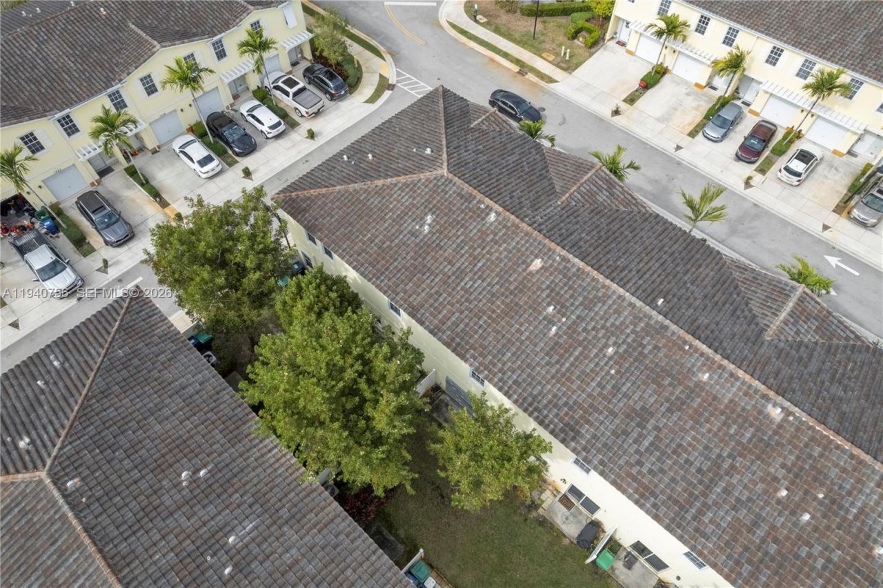 4040 NW 11th St, Lauderhill, FL 33313 Photo