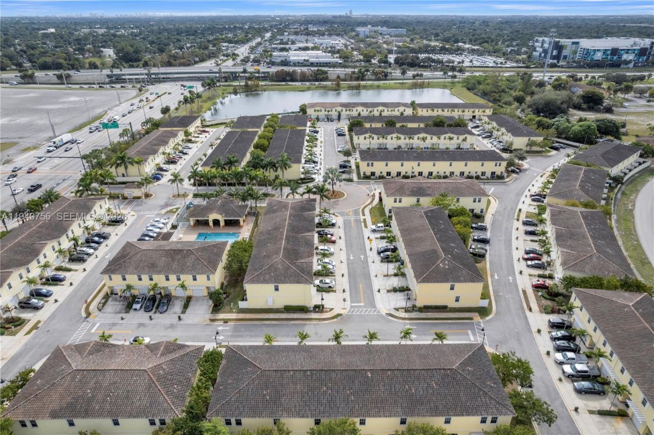 4040 NW 11th St, Lauderhill, FL 33313 Photo