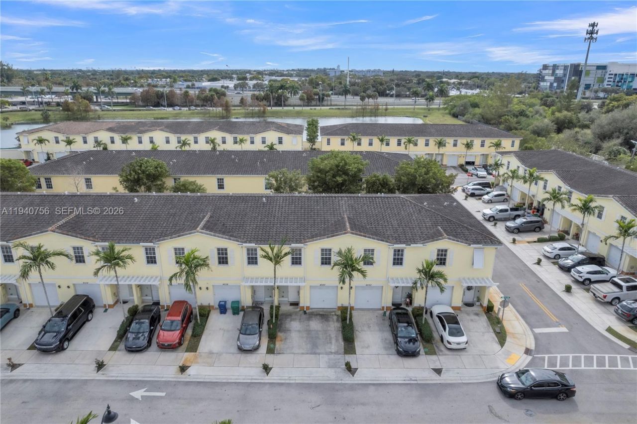 4040 NW 11th St, Lauderhill, FL 33313 Photo