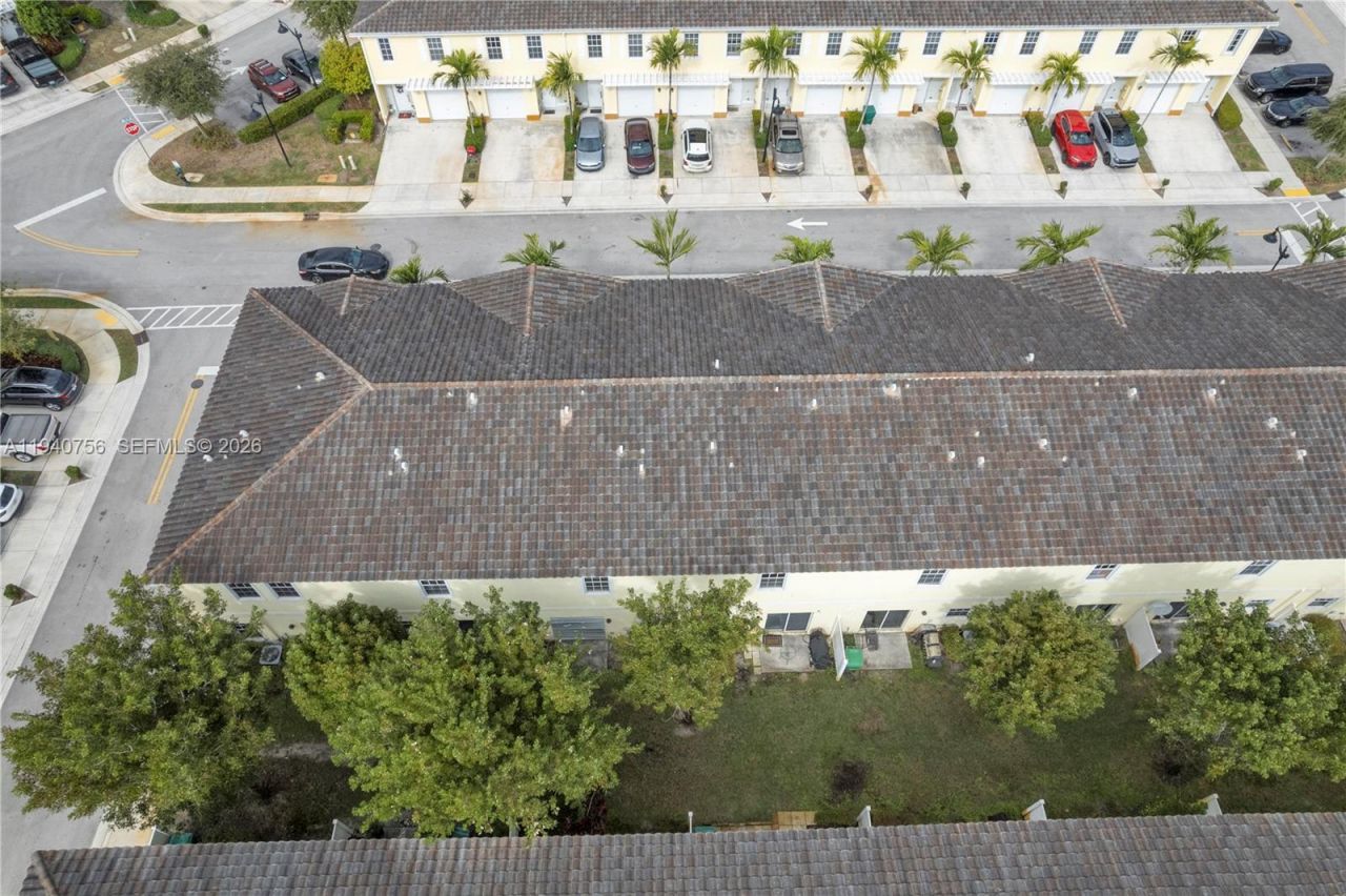4040 NW 11th St, Lauderhill, FL 33313 Photo