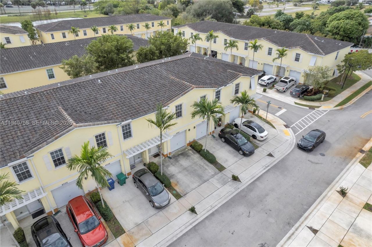 4040 NW 11th St, Lauderhill, FL 33313 Photo