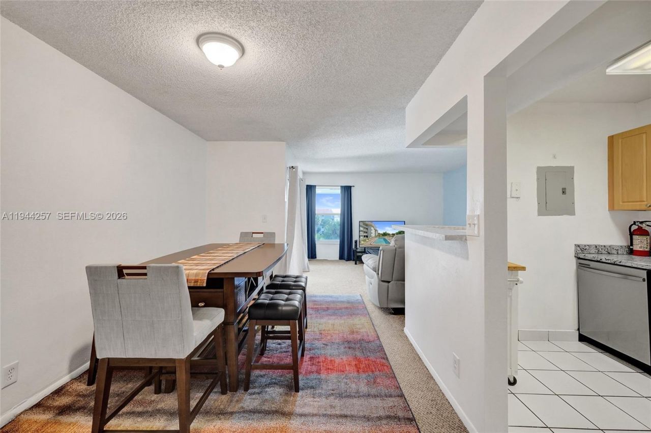 505 S Pine Island Rd, Unit 405B, Plantation, FL 33324 Photo