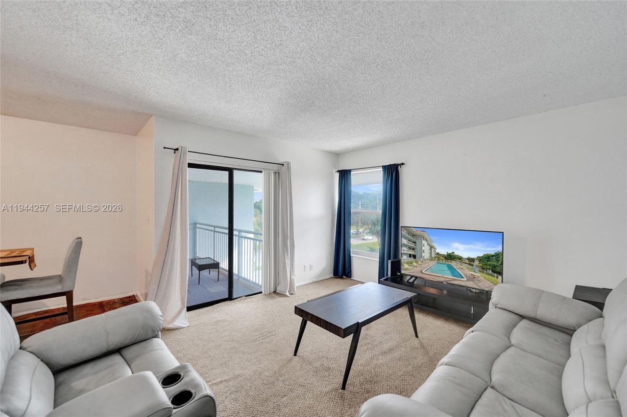 505 S Pine Island Rd, Unit 405B, Plantation, FL 33324 Photo