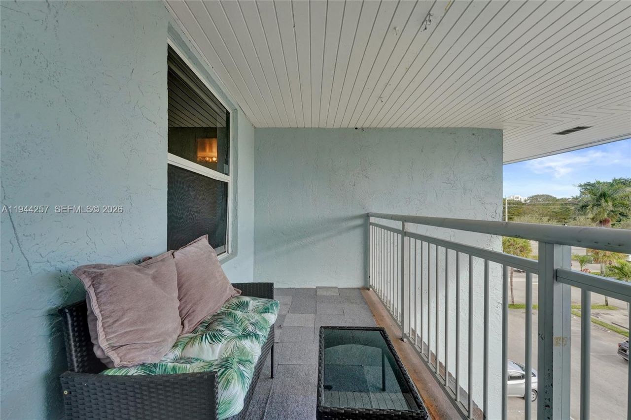 505 S Pine Island Rd, Unit 405B, Plantation, FL 33324 Photo