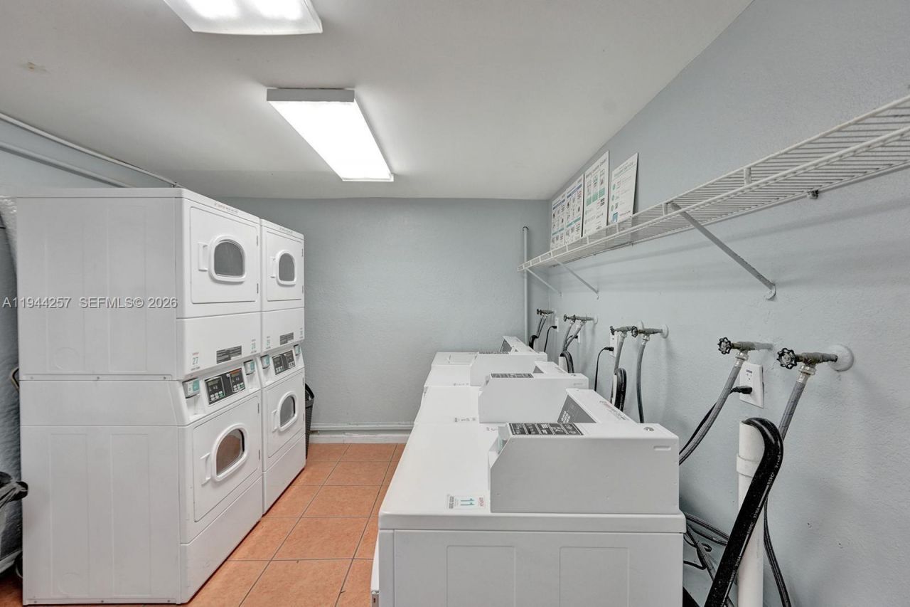 505 S Pine Island Rd, Unit 405B, Plantation, FL 33324 Photo