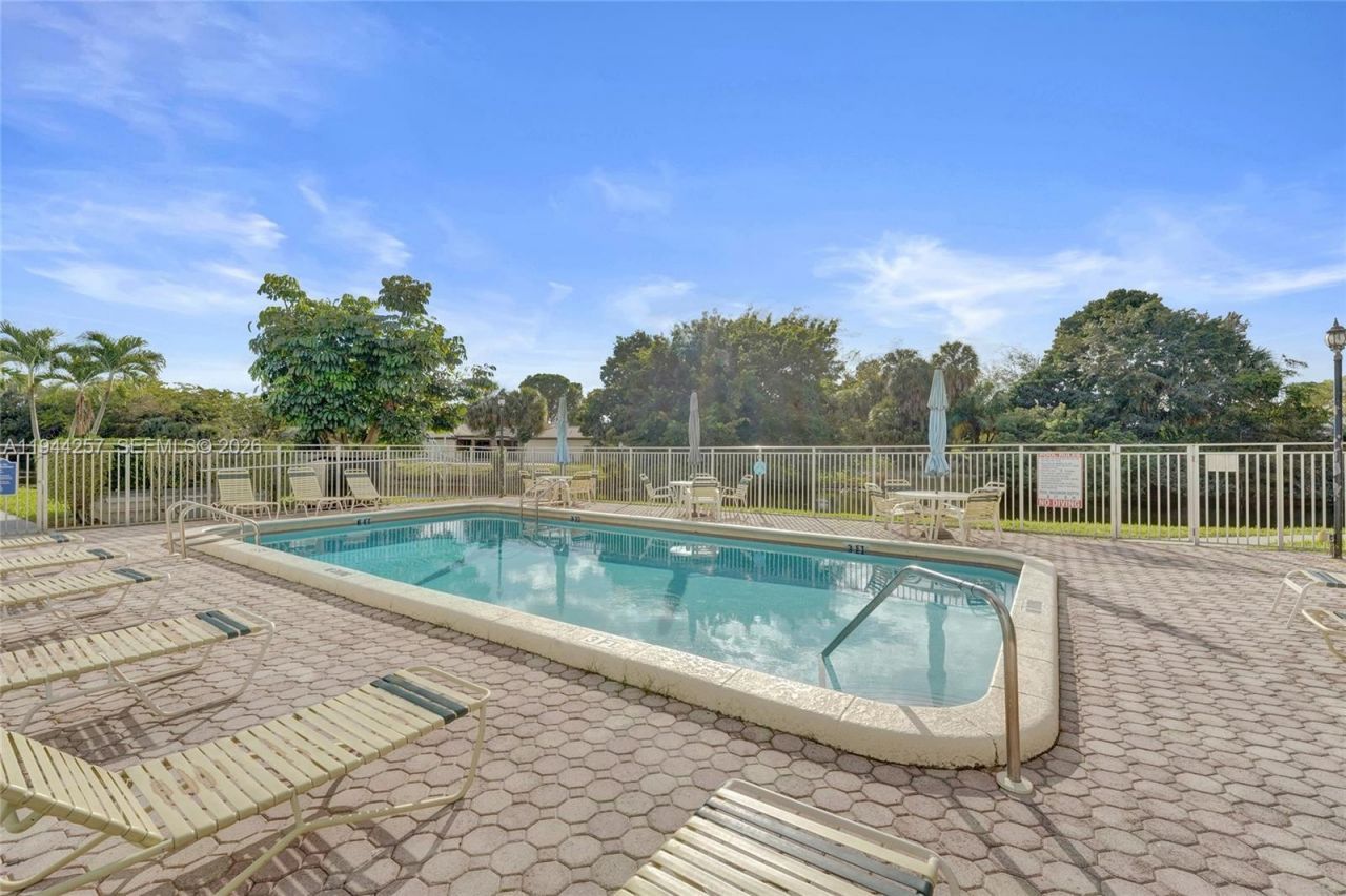 505 S Pine Island Rd, Unit 405B, Plantation, FL 33324 Photo