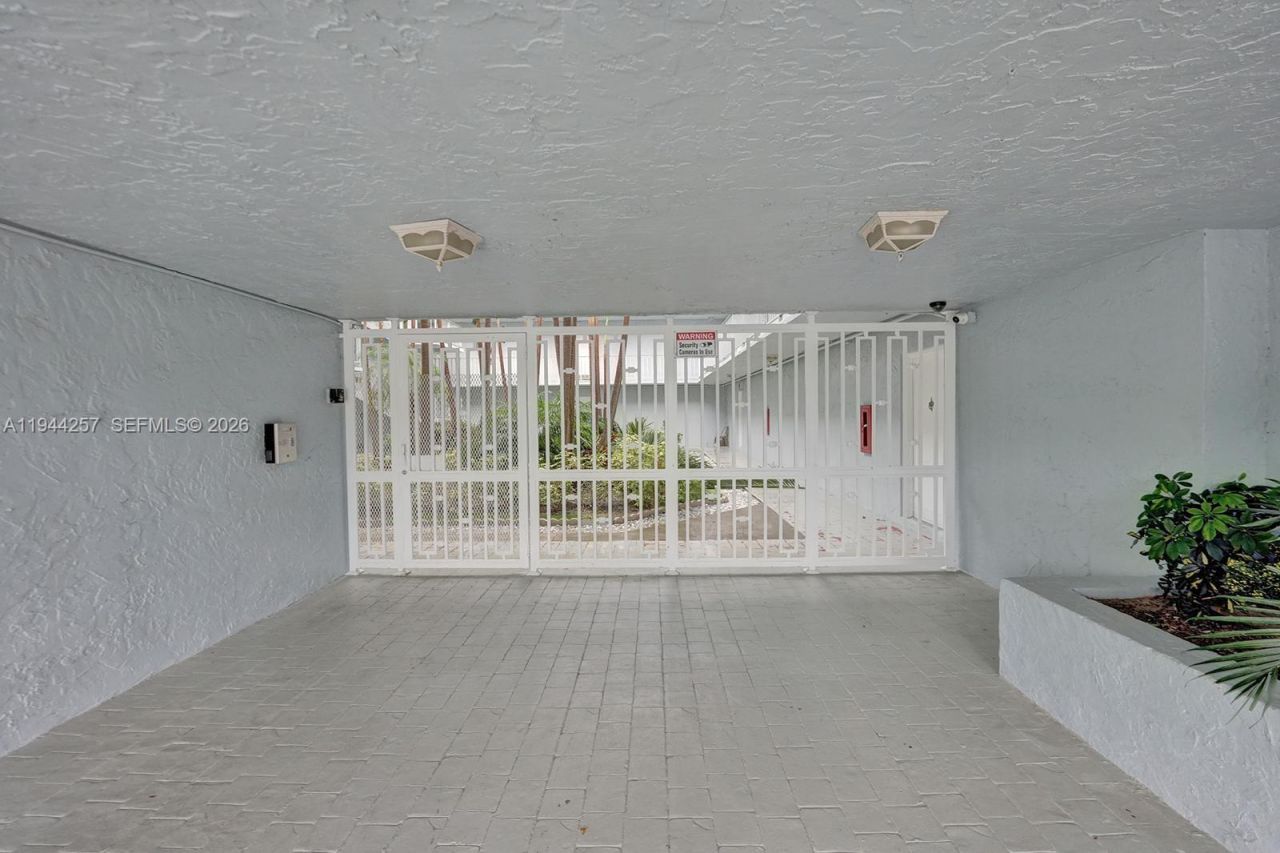 505 S Pine Island Rd, Unit 405B, Plantation, FL 33324 Photo