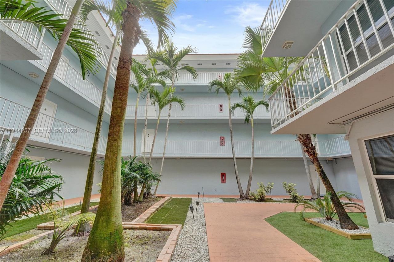 505 S Pine Island Rd, Unit 405B, Plantation, FL 33324 Photo