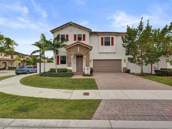 3504 W 94th St , Hialeah, FL 33018