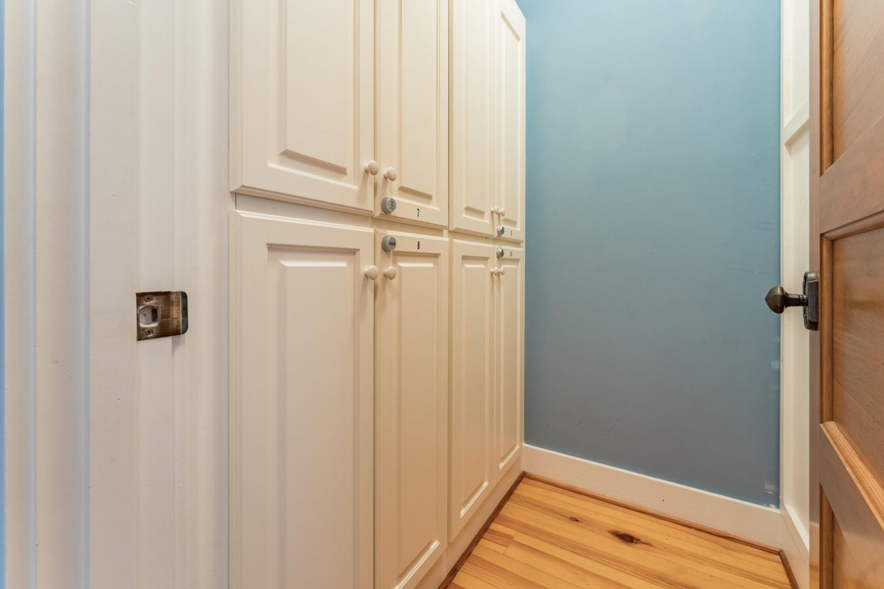 508 W Ashley Avenue Photo 43