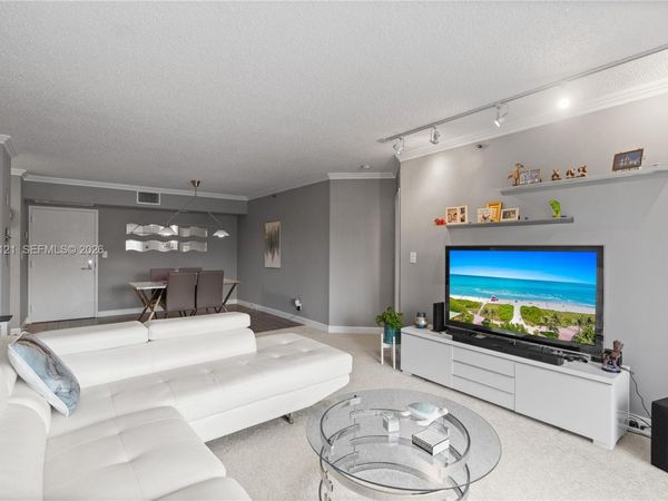 3600 Mystic Pointe Dr, Unit 309, Aventura, FL 33180