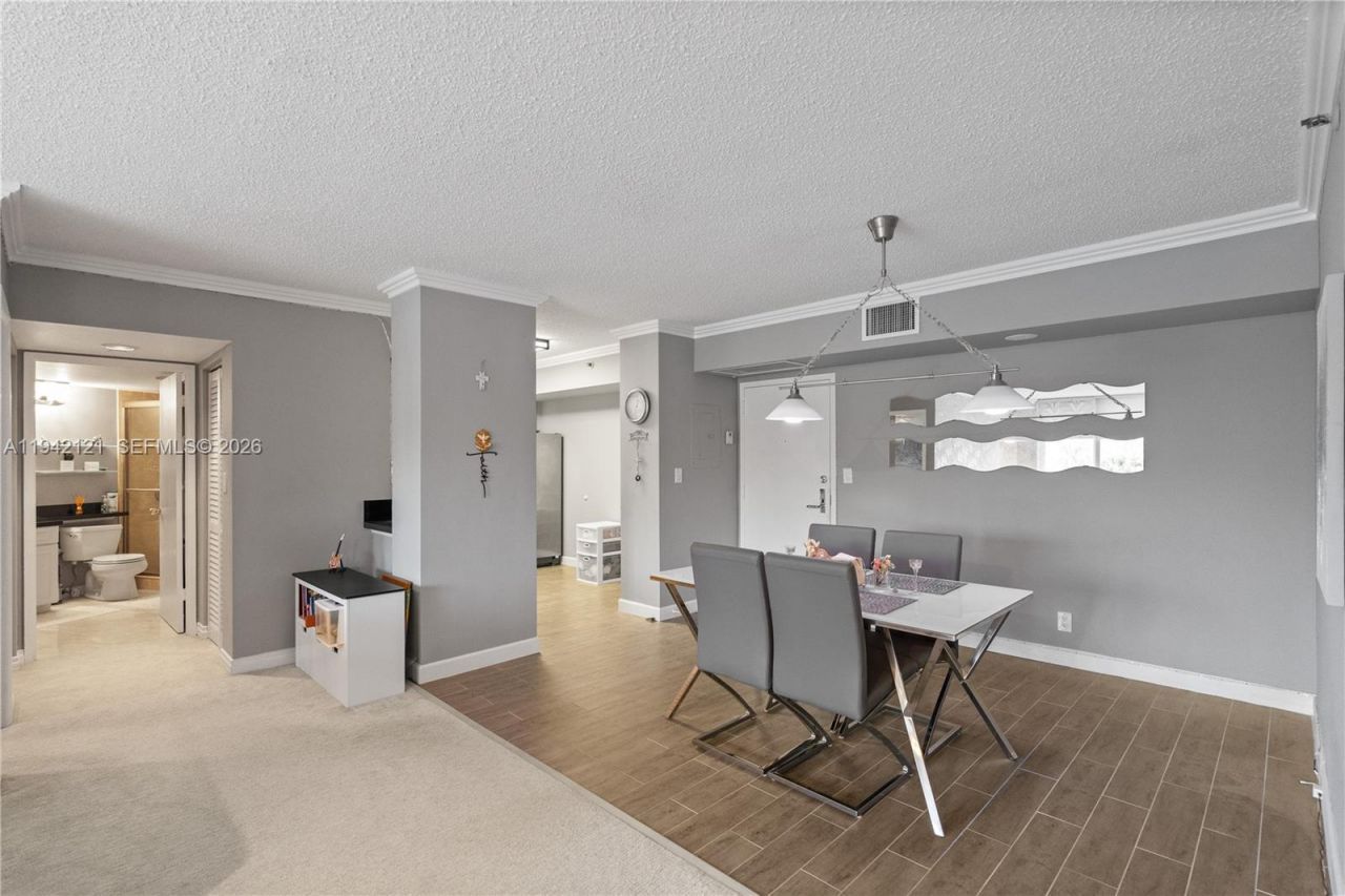 3600 Mystic Pointe Dr, Unit 309, Aventura, FL 33180 Photo