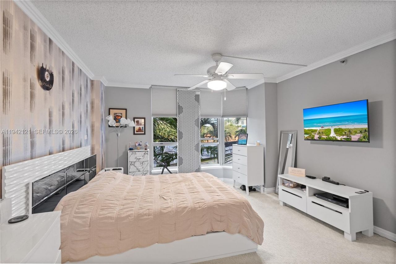 3600 Mystic Pointe Dr, Unit 309, Aventura, FL 33180 Photo