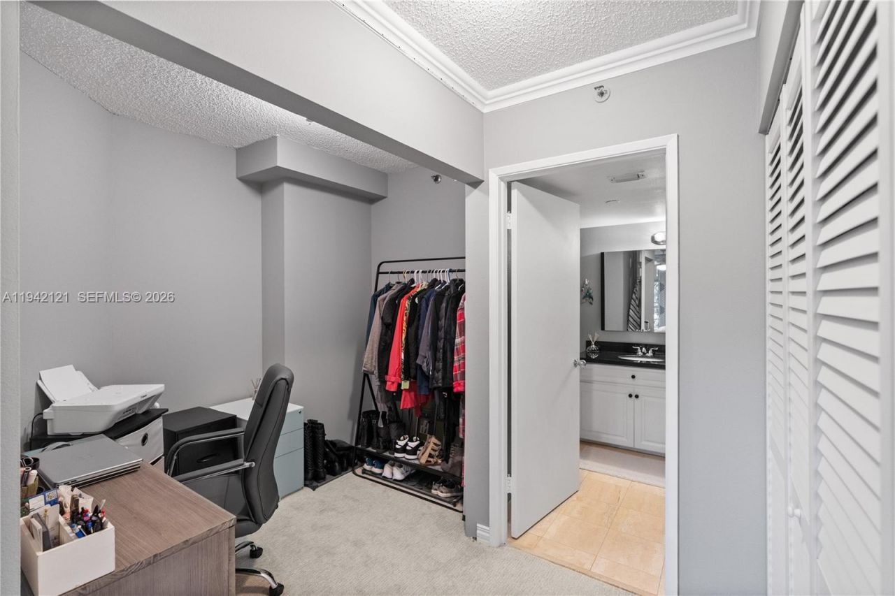 3600 Mystic Pointe Dr, Unit 309, Aventura, FL 33180 Photo