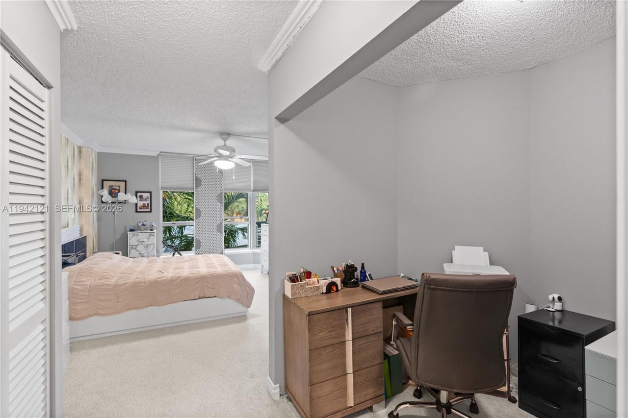 3600 Mystic Pointe Dr, Unit 309, Aventura, FL 33180 Photo