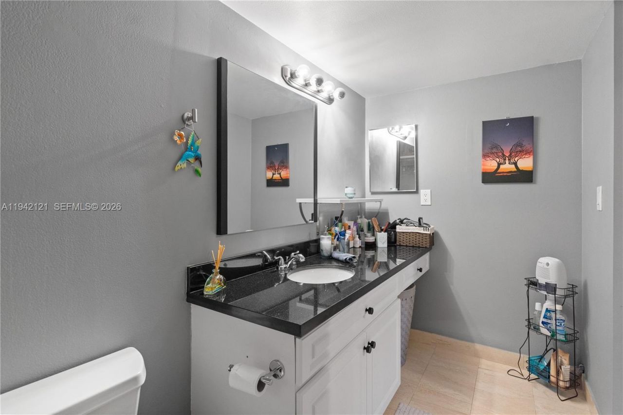 3600 Mystic Pointe Dr, Unit 309, Aventura, FL 33180 Photo