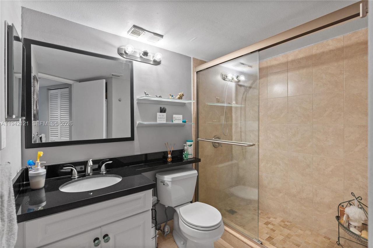 3600 Mystic Pointe Dr, Unit 309, Aventura, FL 33180 Photo